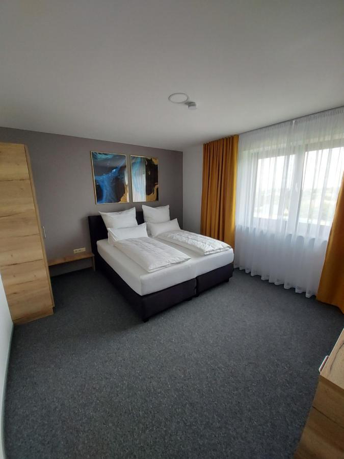 Ferienwohnung Nikolena Pirmasens Exterior foto